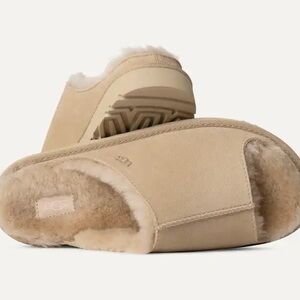 UGG® Greenport Genuine Shearling Lined
Platform Slide Sandal